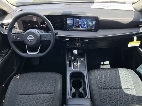 New 2026 Nissan Kicks SV image 7