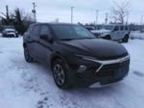 Used 2025 Chevrolet Blazer LT image 1