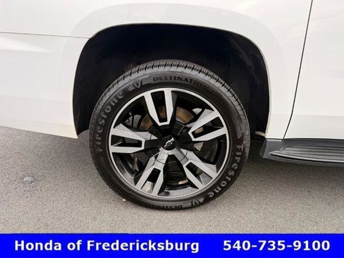 Used 2018 Chevrolet Suburban LT w/ Luxury Package image 13