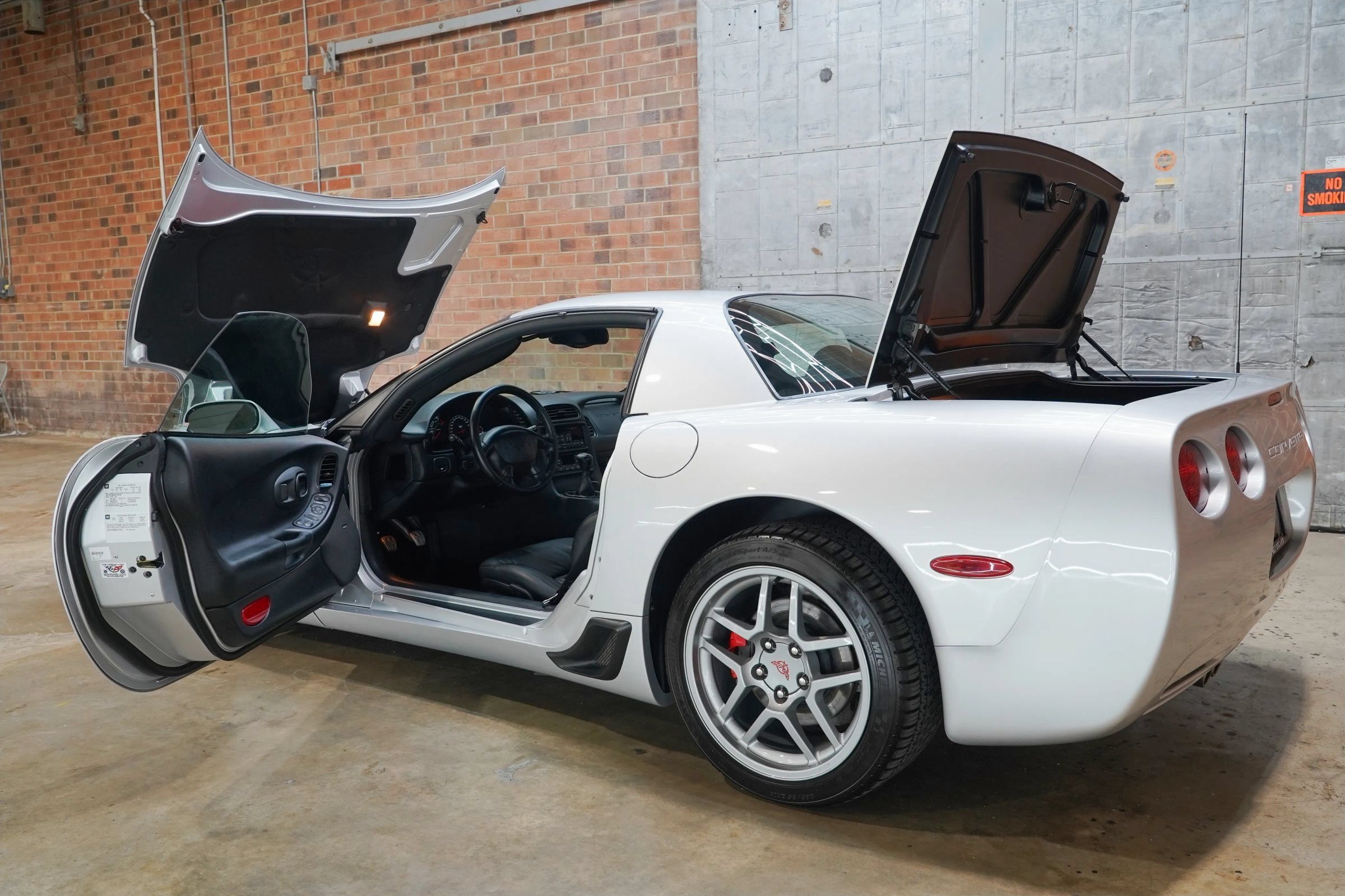 Used 2003 Chevrolet Corvette Z06 w/ Memory Package, 3 Drivers RWD image 27