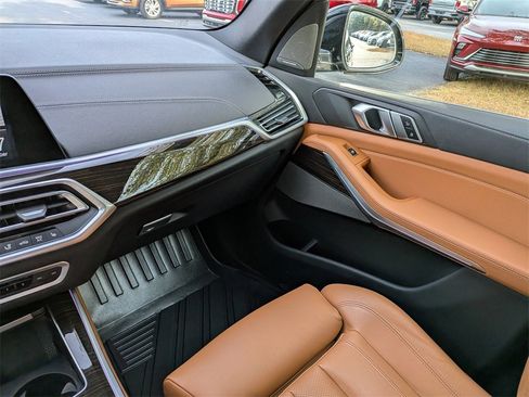 Used 2021 BMW X5 xDrive40i w/ Premium Package image 18