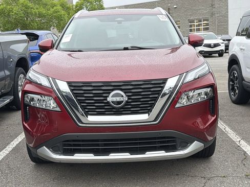 Used 2023 Nissan Rogue Platinum w/ Platinum Premium Package FWD image 2