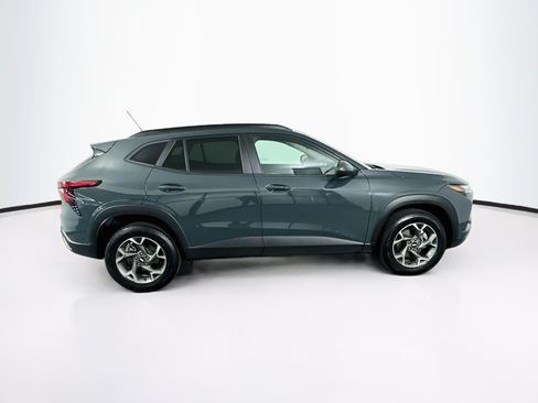 Used 2025 Chevrolet Trax LT FWD image 10