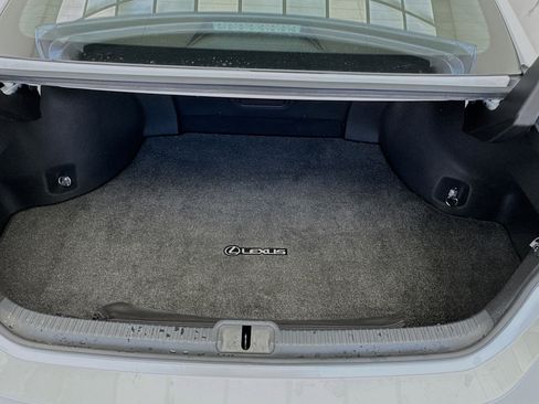 Used 2020 Lexus ES 300h w/ Accessory Package FWD image 19