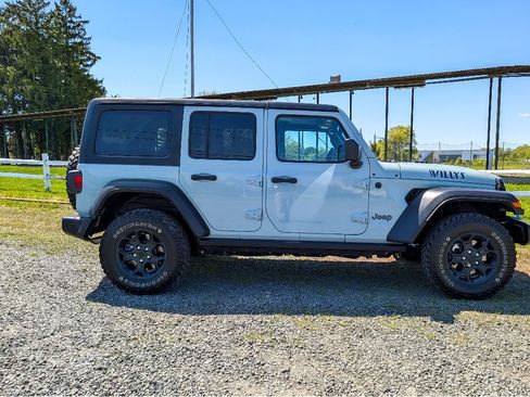 Used 2023 Jeep Wrangler Unlimited w/ Cold Weather Group AWD/4WD image 4