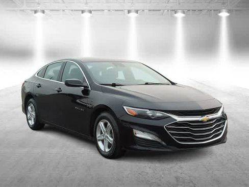 Used 2023 Chevrolet Malibu LT w/ Driver Confidence Package FWD image 2