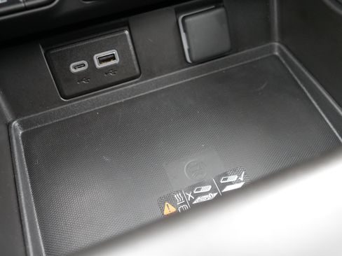 Certified 2024 Chevrolet Tahoe High Country w/ Advanced Technology Package image 32