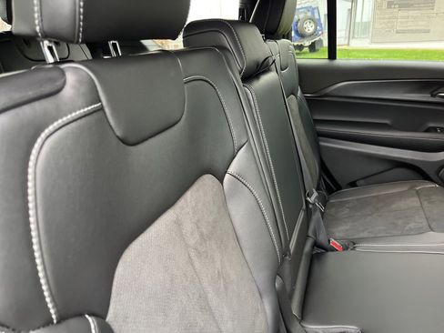 New 2025 Jeep Grand Cherokee L Altitude image 43