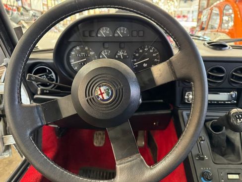 Used 1987 Alfa Romeo Spider Quadrifoglio image 13