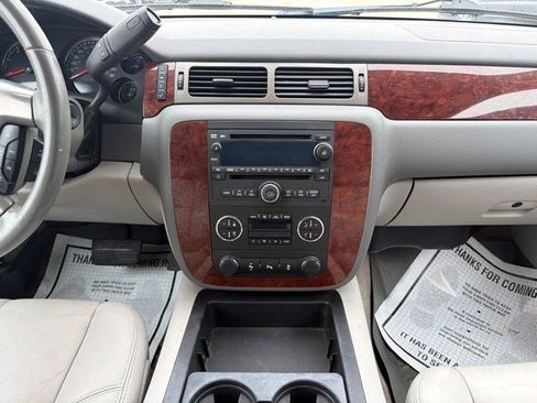 Used 2012 Chevrolet Suburban LT w/ Luxury Package AWD/4WD image 26