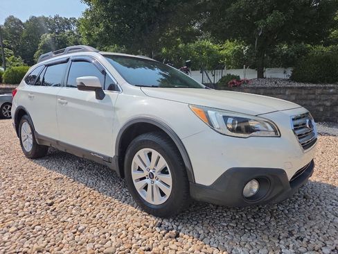 Used 2015 Subaru Outback 2.5i Premium AWD/4WD image 1