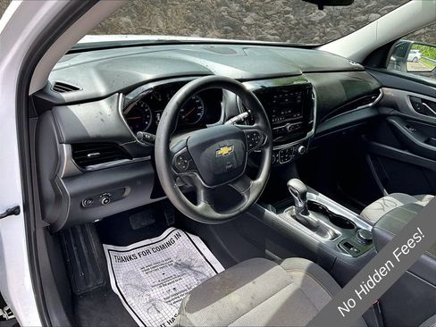 Used 2021 Chevrolet Traverse LS AWD/4WD image 9