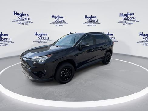 Used 2021 Toyota RAV4 XLE FWD image 6