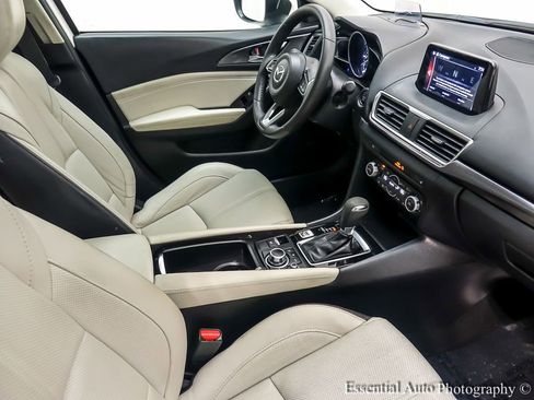 Used 2018 MAZDA MAZDA3 Grand Touring image 26