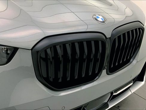 Certified 2025 BMW X5 xDrive40i w/ Parking Assistance Package image 29