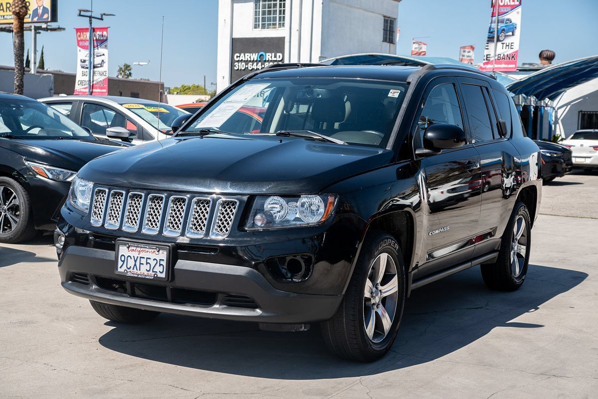 Used 2017 Jeep Compass High Altitude AWD/4WD image 3