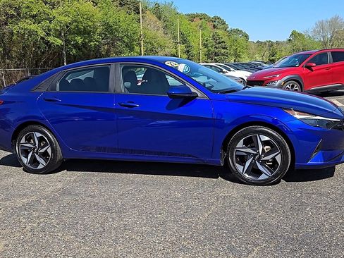 Certified 2023 Hyundai Elantra SEL w/ Convenience Package image 2