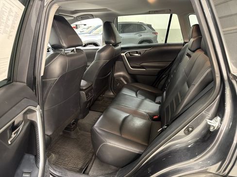 Used 2020 Toyota RAV4 XLE Premium AWD/4WD image 8