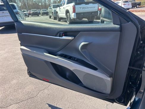 Used 2021 Toyota Camry LE image 27