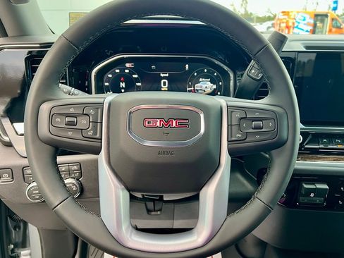 New 2026 GMC Sierra 1500 SLE image 22