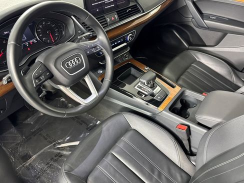 Used 2023 Audi Q5 2.0T Premium w/ Convenience Package image 9
