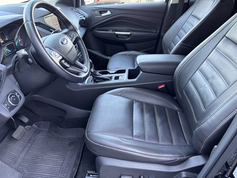 Used 2017 Ford Escape SE w/ SE Leather Comfort Package AWD/4WD image 14