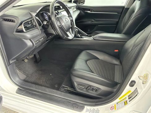 Used 2019 Toyota Camry SE image 10
