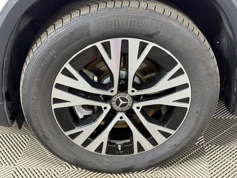 Used 2025 Mercedes-Benz GLA 250 4MATIC image 25
