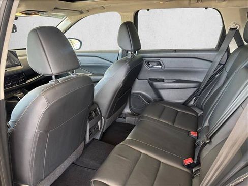 Used 2024 Nissan Rogue SL w/ SL Premium Package FWD image 9