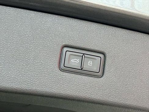 Certified 2025 Audi Q5 2.0T Premium Plus w/ Premium Plus Package image 25