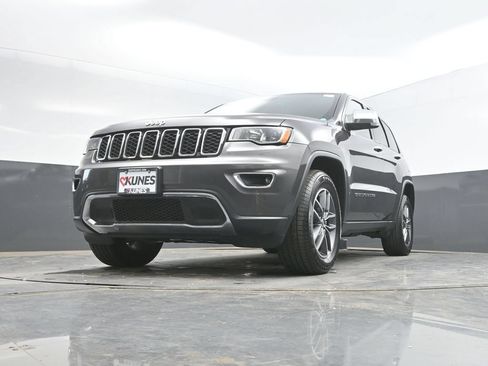 Used 2017 Jeep Grand Cherokee Limited w/ Trailer Tow Group IV AWD/4WD image 35