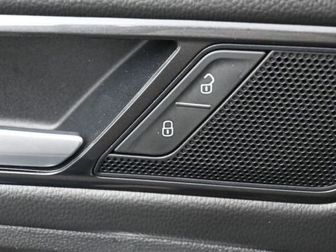 Used 2023 Volkswagen Tiguan SE R-Line FWD image 14