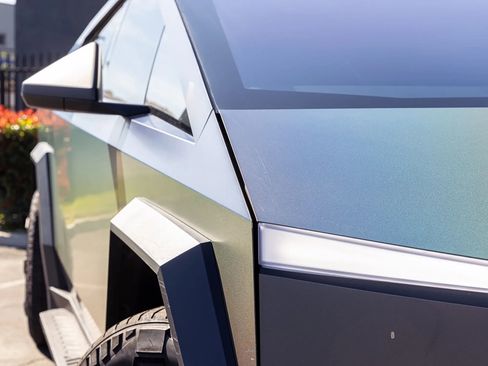 Used 2024 Tesla Cybertruck AWD Crew Cab image 17