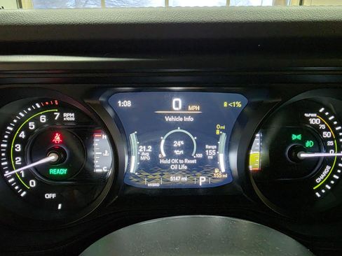 Used 2025 Jeep Wrangler Sahara w/ Safety Group image 39