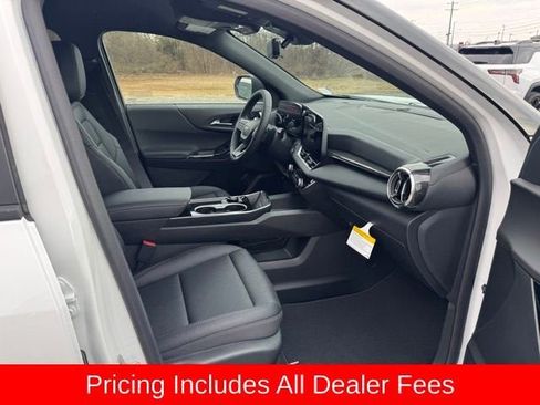 New 2026 Chevrolet Equinox LT w/ Convenience Package II FWD image 18