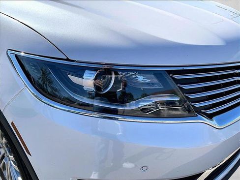 Used 2018 Lincoln MKX Reserve w/ Driver Assistance Package AWD/4WD image 28