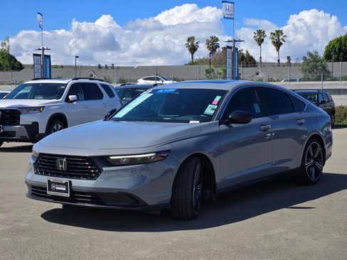 Used 2025 Honda Accord Sport image 3