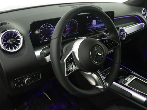 New 2025 Mercedes-Benz GLB 250 image 5