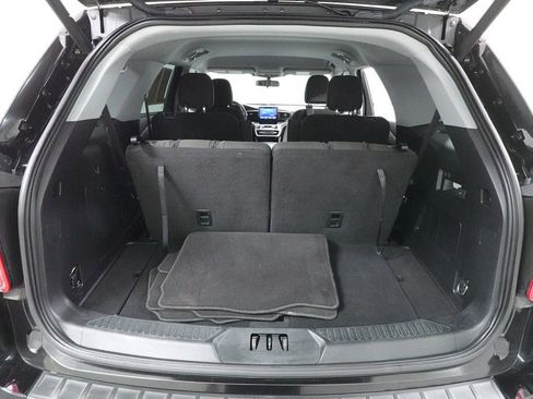 Used 2021 Ford Explorer XLT AWD/4WD image 24