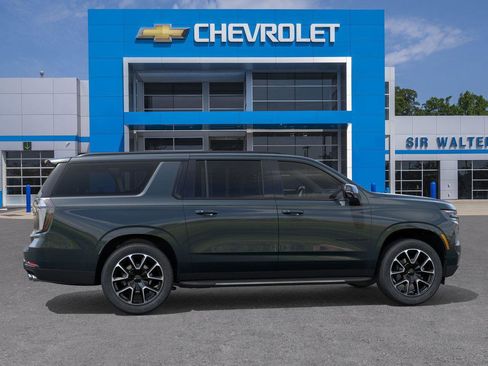 New 2026 Chevrolet Suburban RST image 5