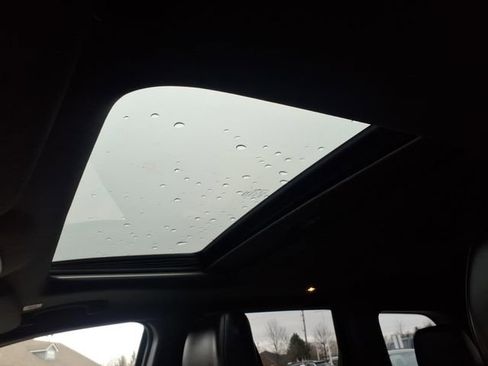 Used 2021 Jeep Grand Cherokee Limited image 14