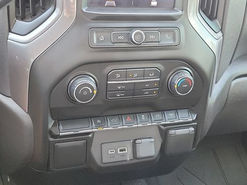 Used 2021 Chevrolet Silverado 1500 Custom RWD image 17