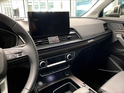 Certified 2025 Audi Q5 2.0T Premium Plus w/ Premium Plus Package image 6