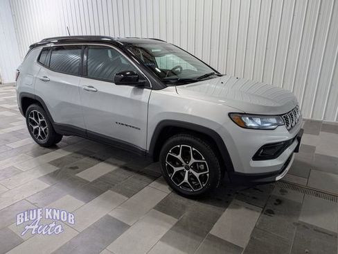 Used 2025 Jeep Compass Limited AWD/4WD image 5