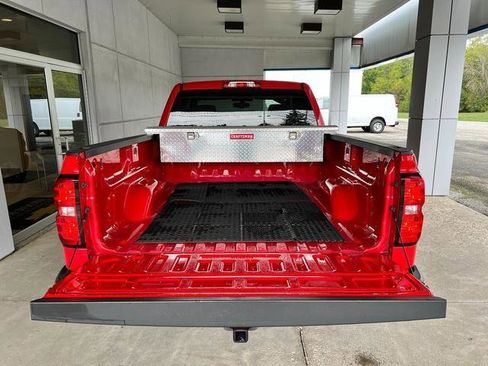 Used 2019 Chevrolet Silverado 1500 Custom w/ Custom Convenience Package AWD/4WD image 9