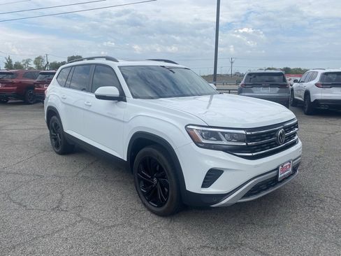 Used 2023 Volkswagen Atlas SE w/ Panoramic Sunroof Package image 7