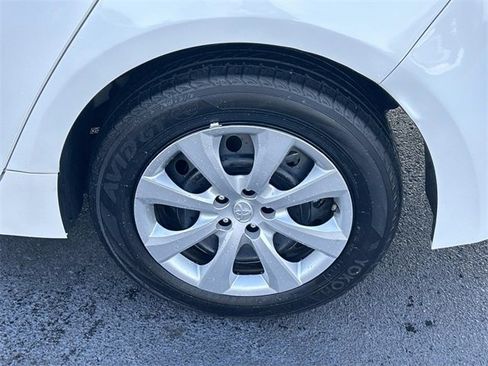 Used 2025 Toyota Corolla LE image 12