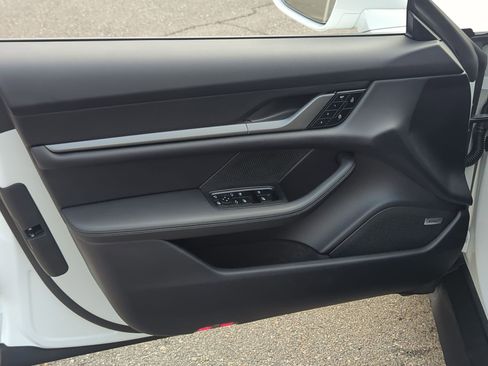 Used 2025 Porsche Taycan image 14