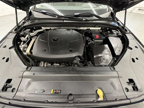 Used 2018 Volvo S90 T5 Momentum AWD/4WD image 9