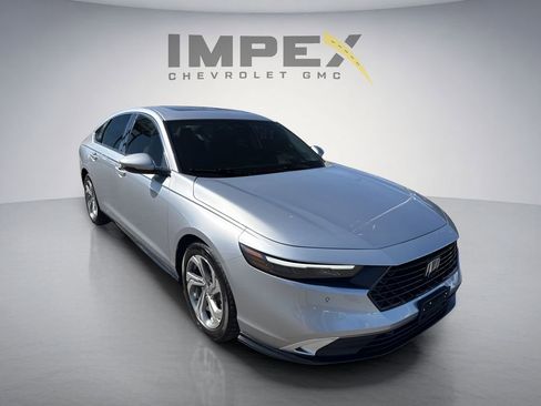 Used 2023 Honda Accord Touring image 7